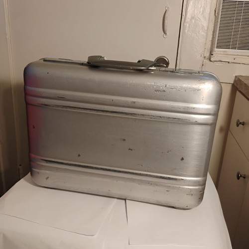 Vintage zero halliburton - zero,
