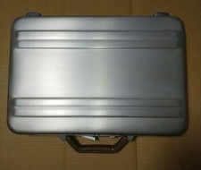 ZERO HALLIBURTON Attaché Case
