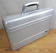HALIBURTON ZERO SUITCASE